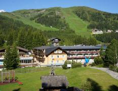 Familienhotel Hinteregger Aussenansicht des Familienhotels Hinteregger