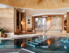 Hotel Bergergut Innenpool im Spa des Hotels Bergergut