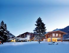 SPA-Hotel Jagdhof Aussenaufnahme im Winter des SPA-Hotels Jagdhof