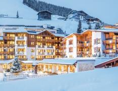 Hotel Klausnerhof Aussenansicht des Hotels Klausnerhof im Winter