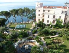 Hotel Miramar Aussenansicht des Hotels Miramar mit beeindruckender Architektur